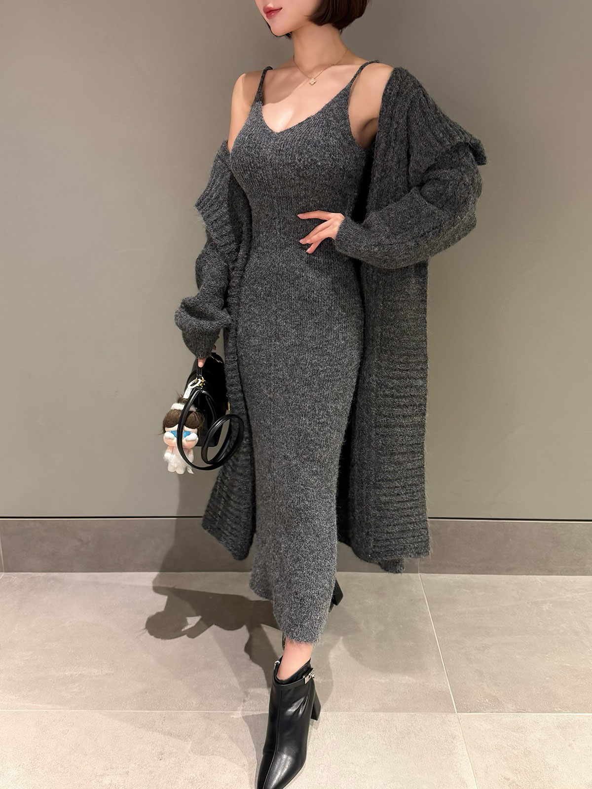 最新トレンドファッションアイテムは、QUNG Official Online Shopで