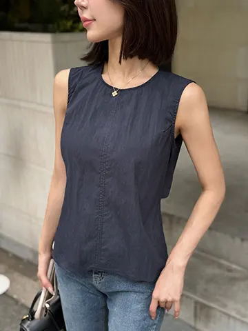 スリーブレスバックポイントブラウス