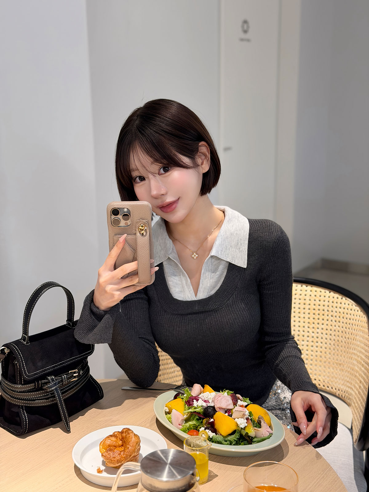 ダブルカラーラウンドヘムknit