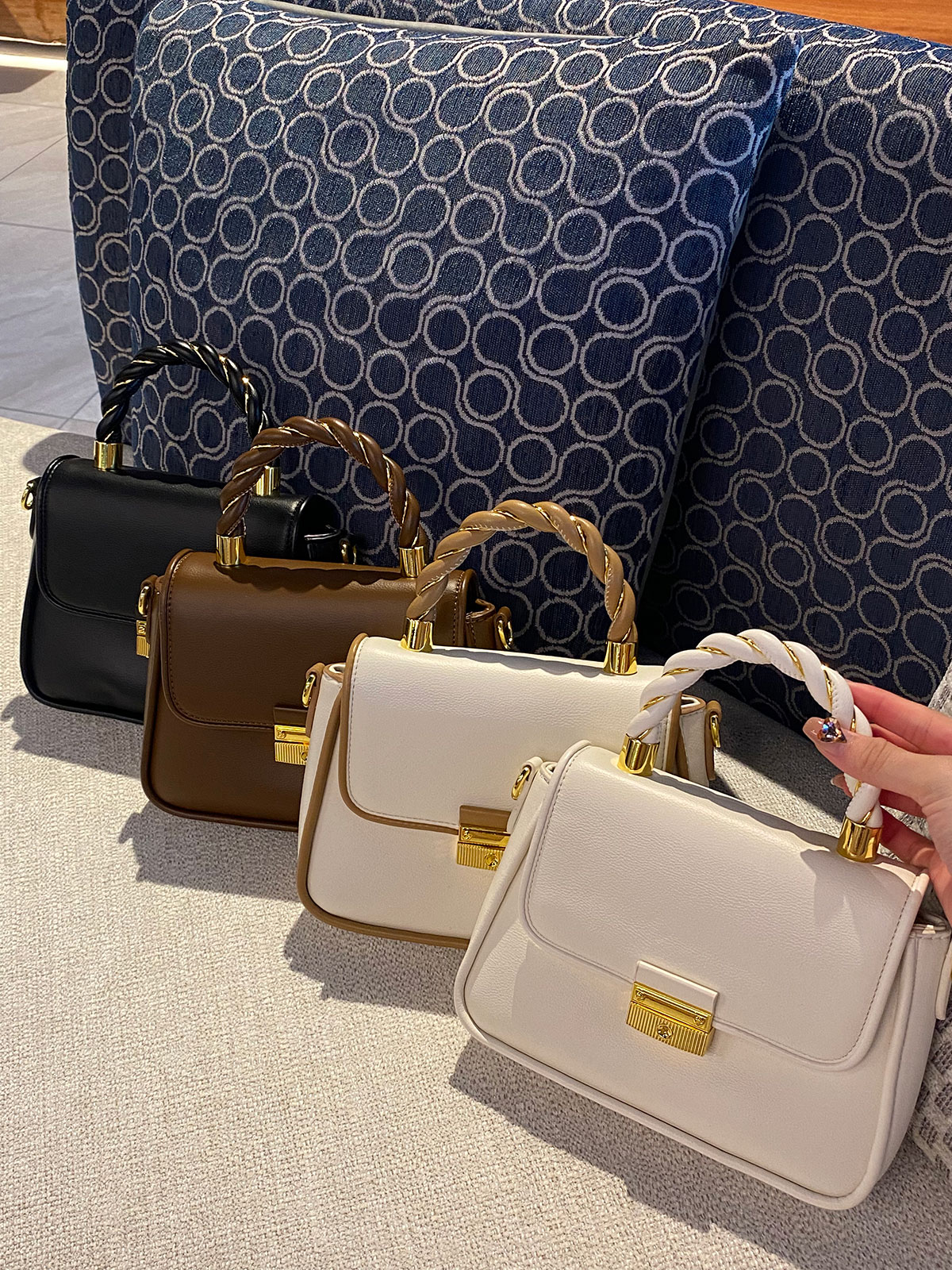  TWIST HANDLE BAG 顼:
