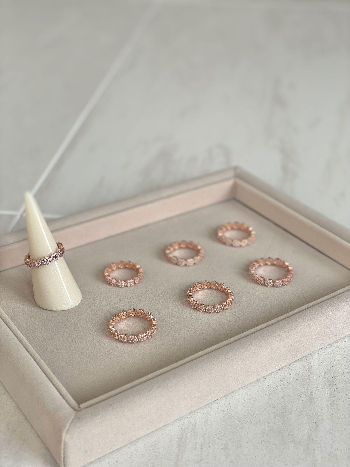 クン フラワービジューアクセシリーズ