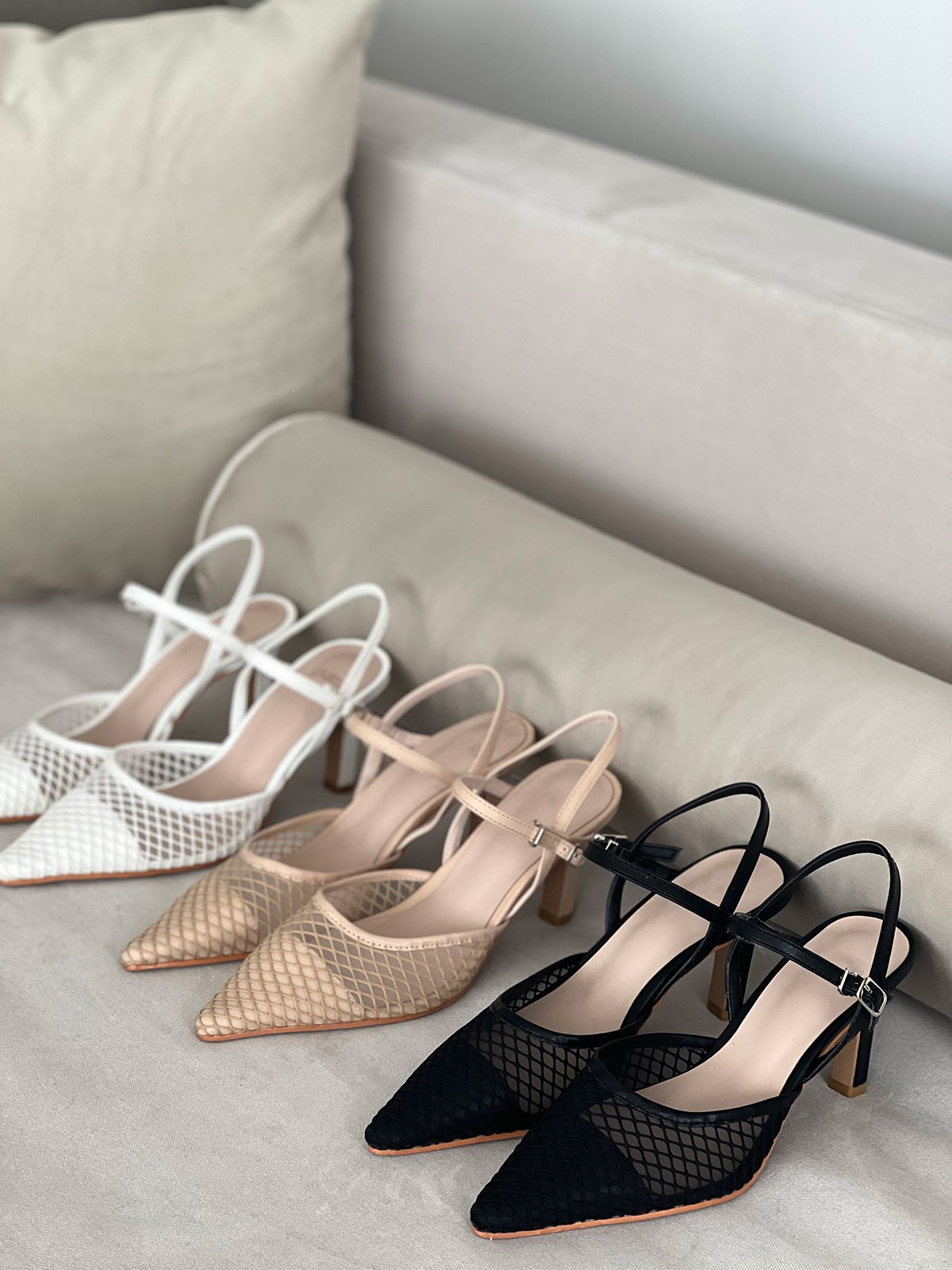 クン princess lace heel カラー:ブラック、ホワイト、ピンクベージュ