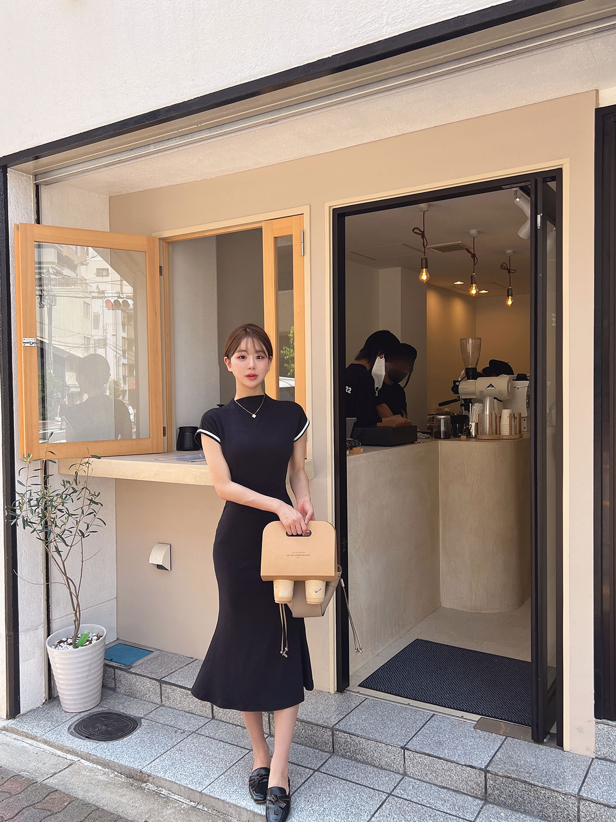 クン スリーブラインマーメイドops カラー:ブラック、アイボリー