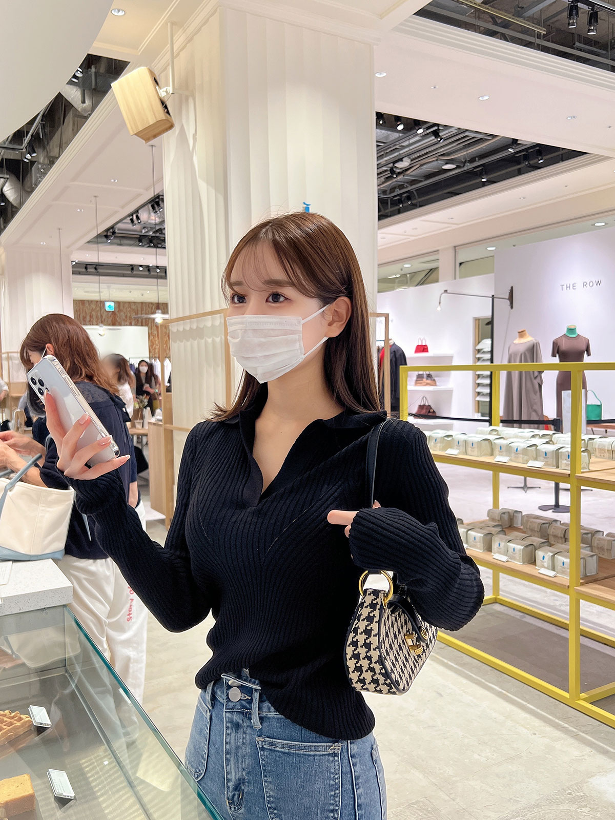 クン カラーアローニット カラー:ブラック、アイボリー