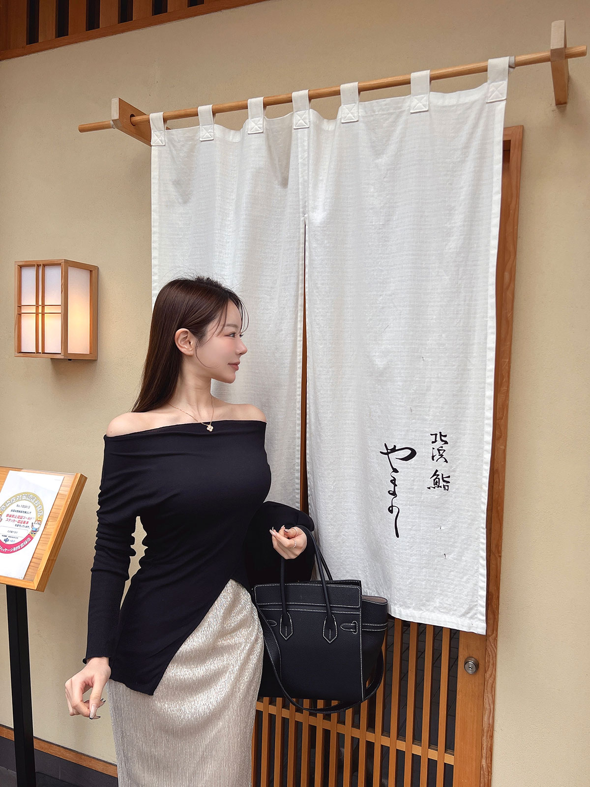 クン フィッシュコリT カラー:ブラック、アイボリー、ベビーピンク