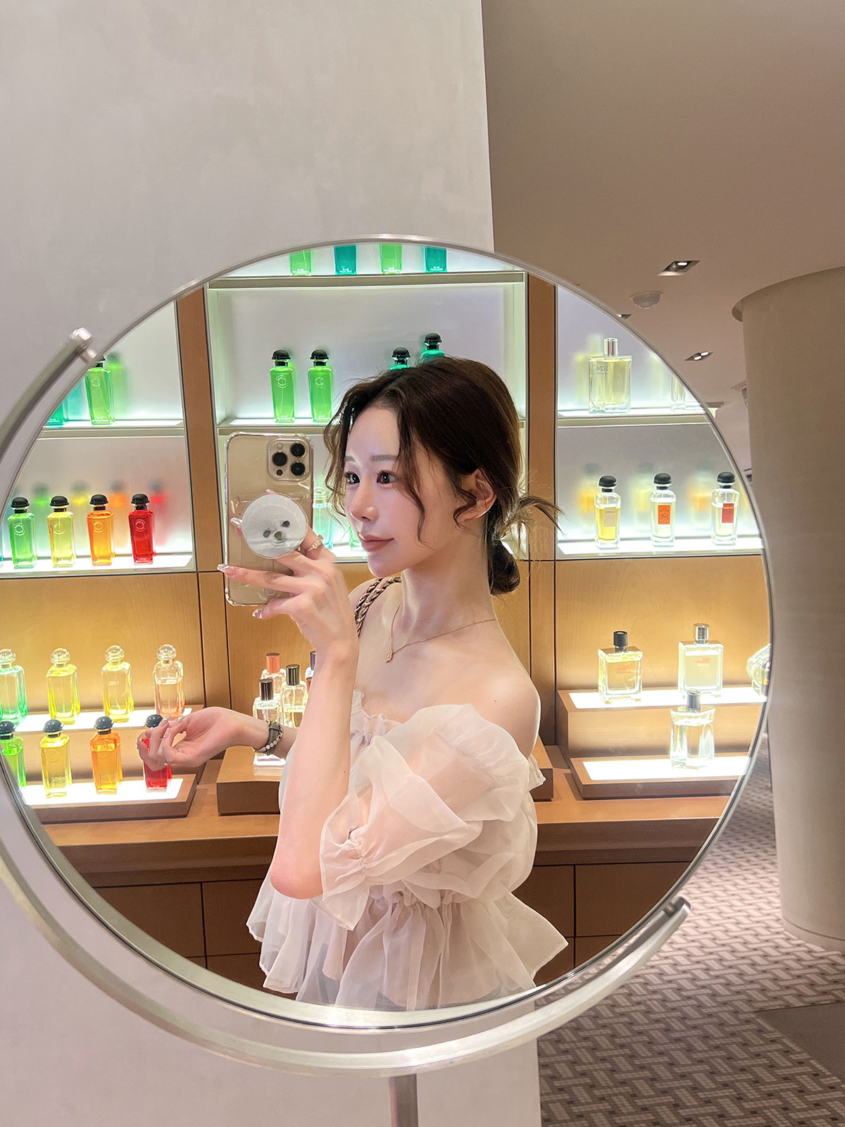 クン 2wayシュークリームフリルブラウス カラー:ブラック、アンティークベージュ