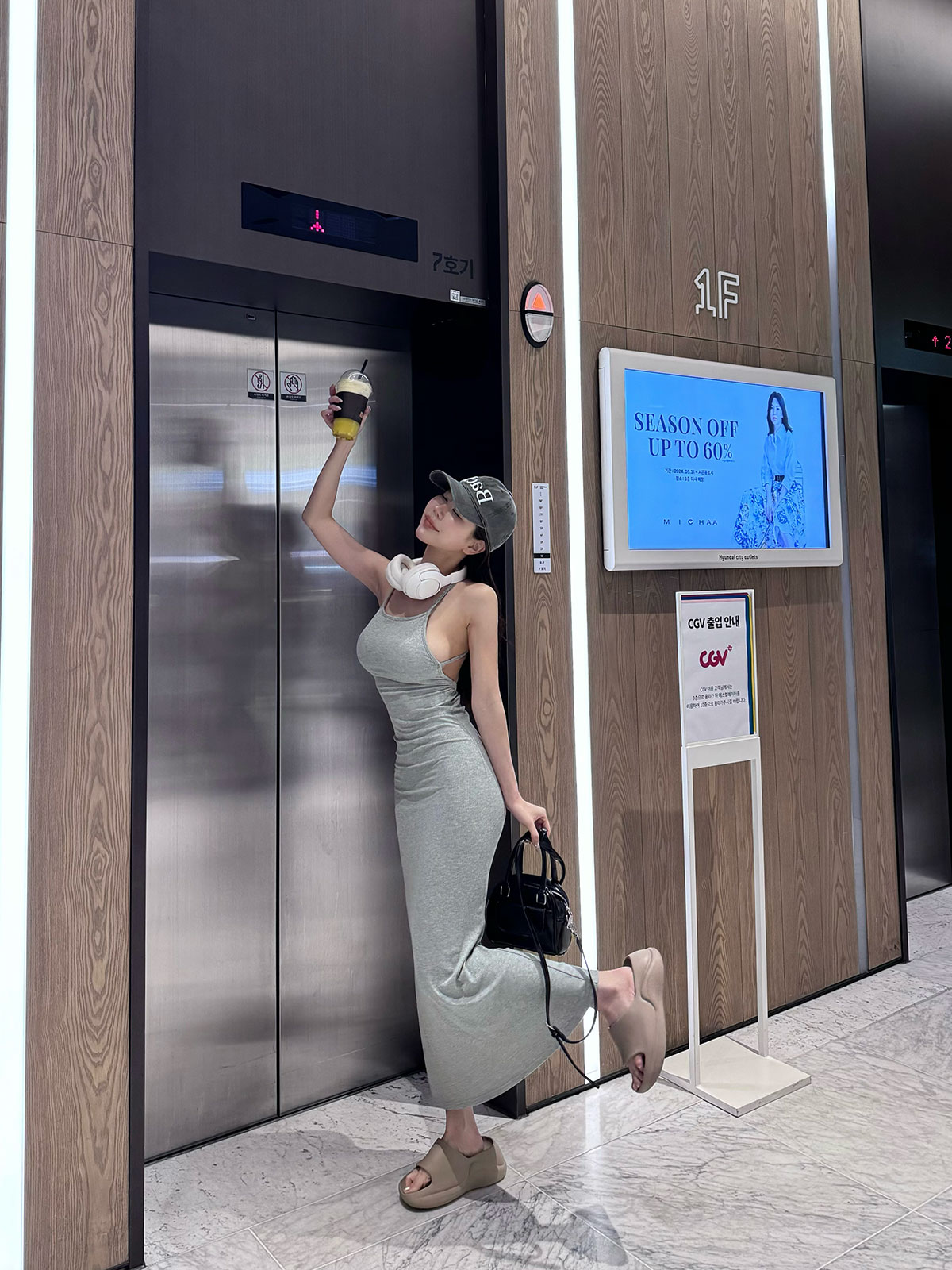 クン カップインバックレスops カラー:ブラック、グレー、ラベンダーベージュ