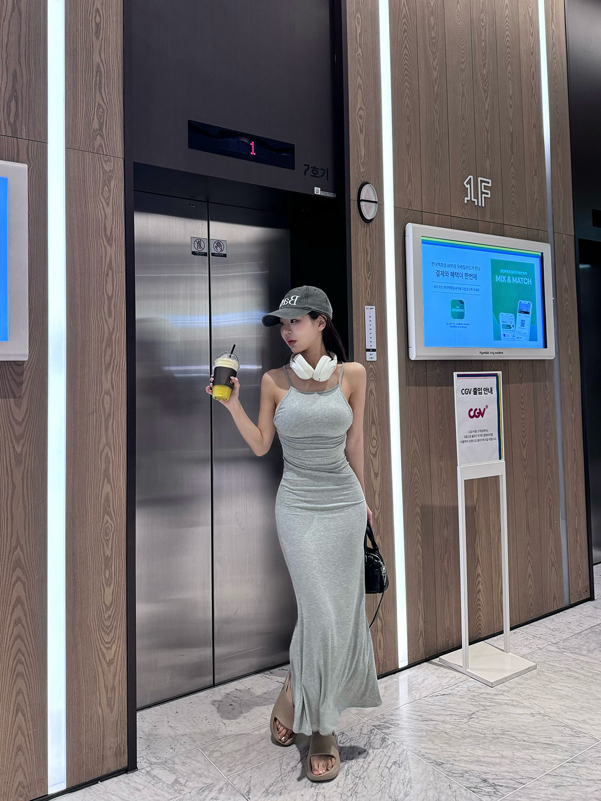 クン カップインバックレスops カラー:ブラック、グレー、ラベンダーベージュ