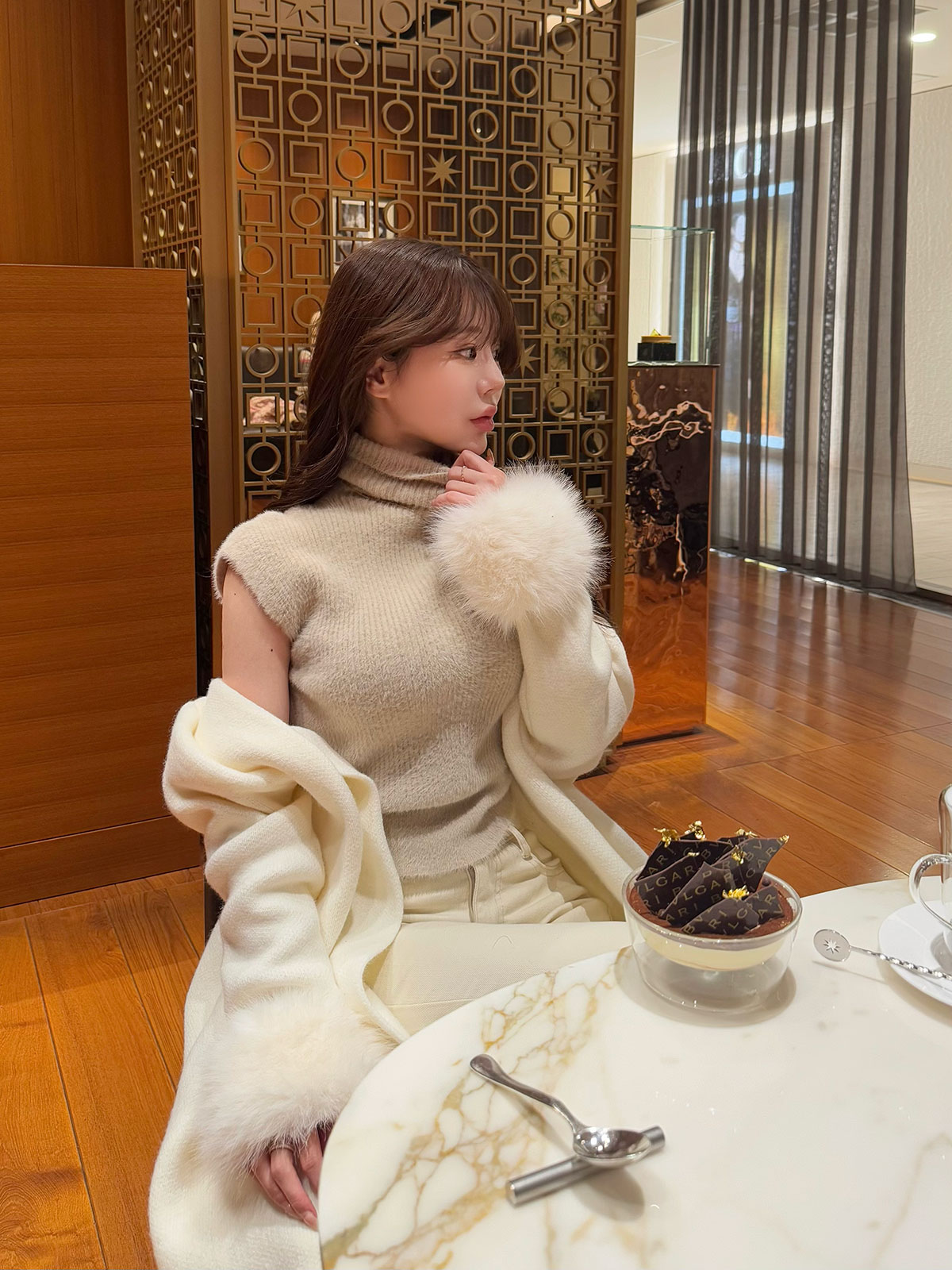 クン フラッフィーテディーフレンチスリーブknit カラー: