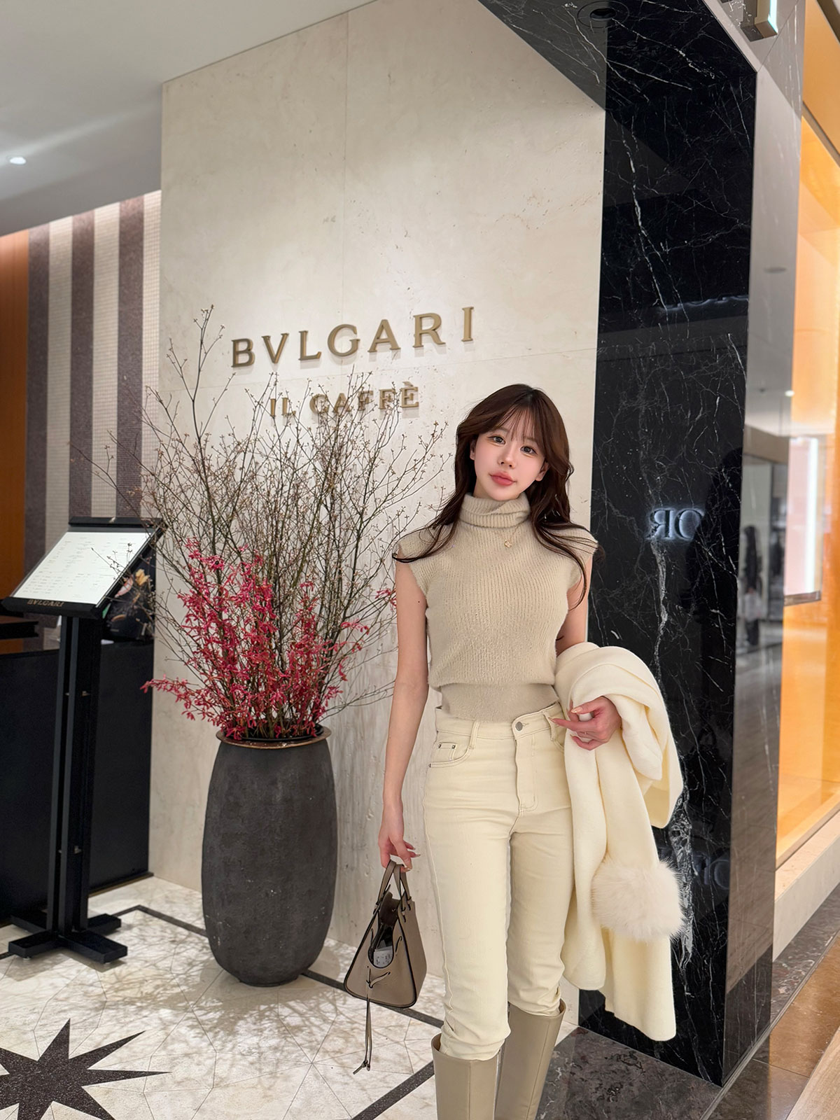 クン フラッフィーテディーフレンチスリーブknit カラー: