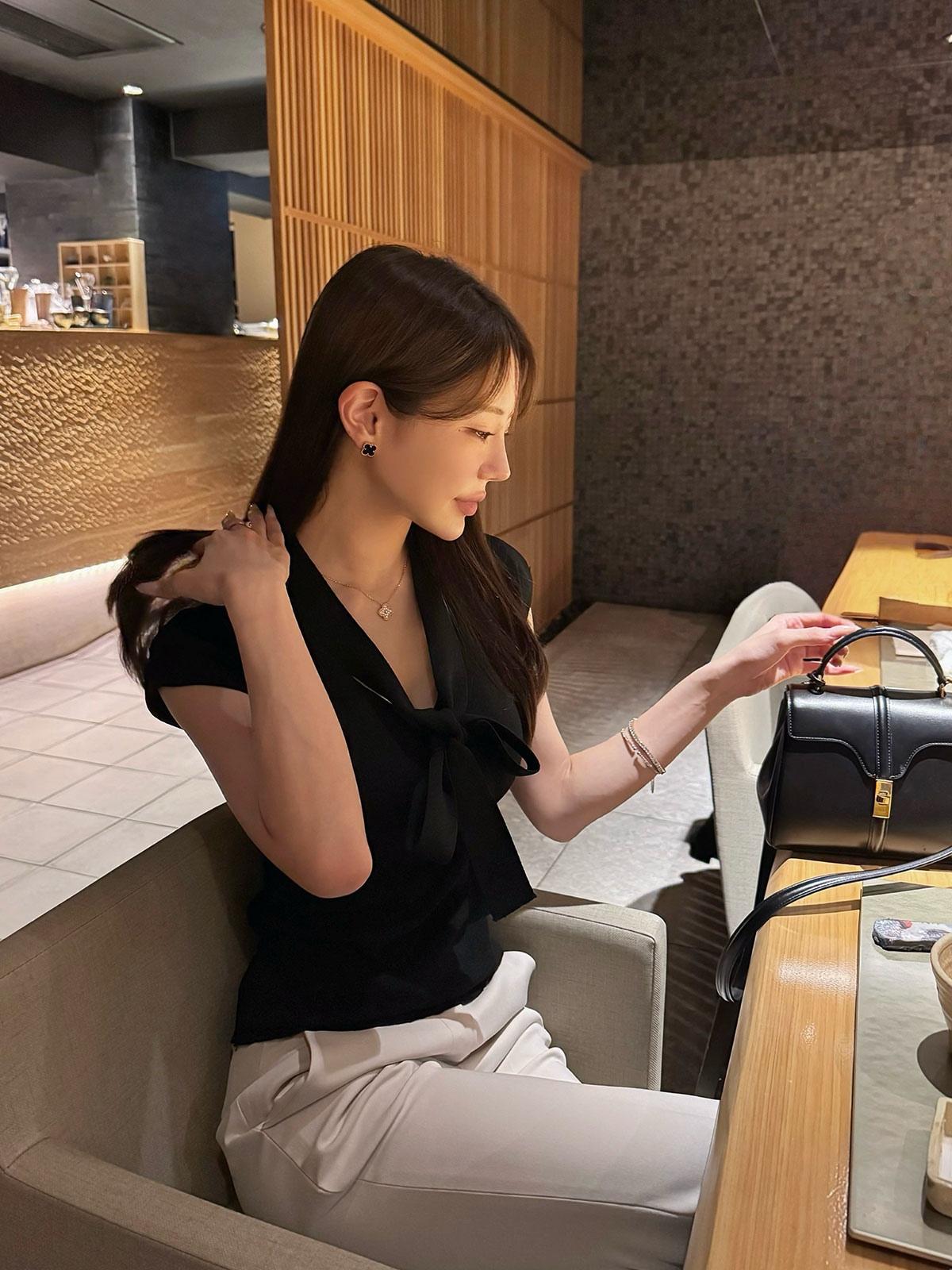 クン GOODLADYボウタイtop カラー:ブラック、アイボリー、ライトグレー、スカイブルー