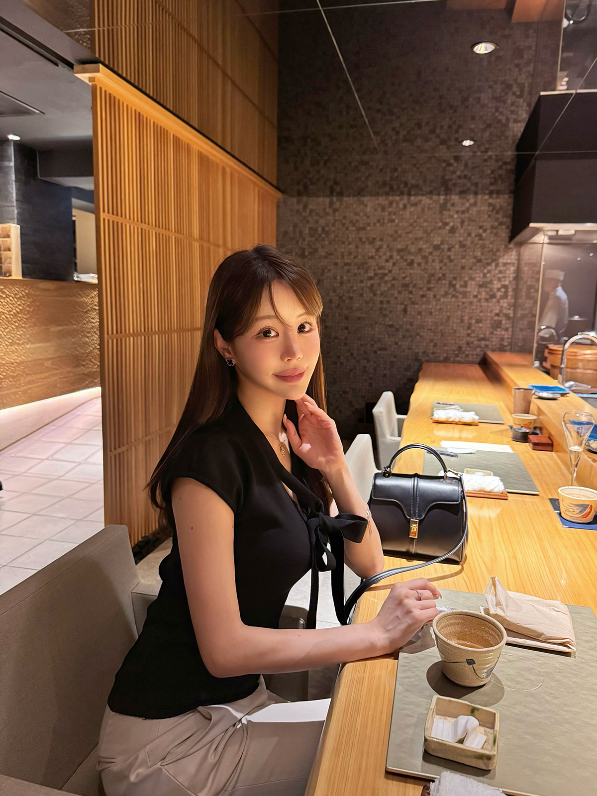クン GOODLADYボウタイtop カラー:ブラック、アイボリー、ライトグレー、スカイブルー
