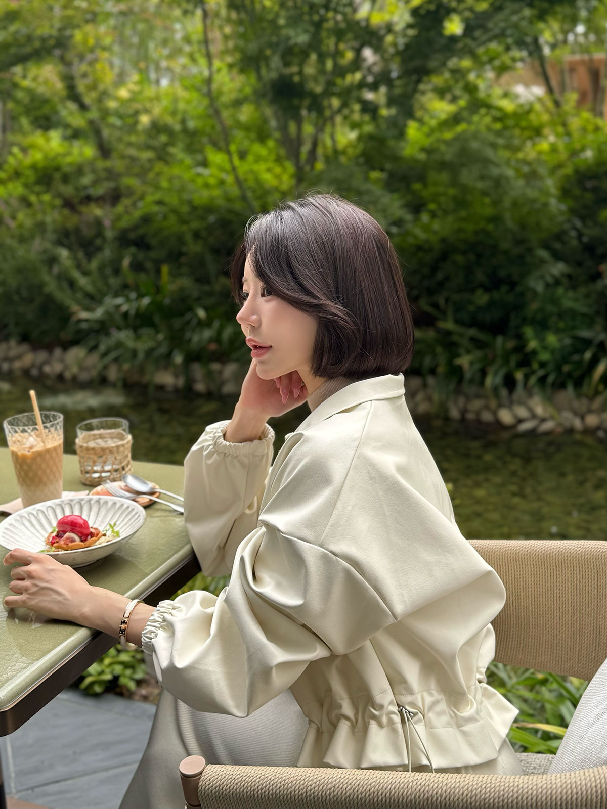 クン フリルヘムレザーJK カラー:ブラック、アイボリー