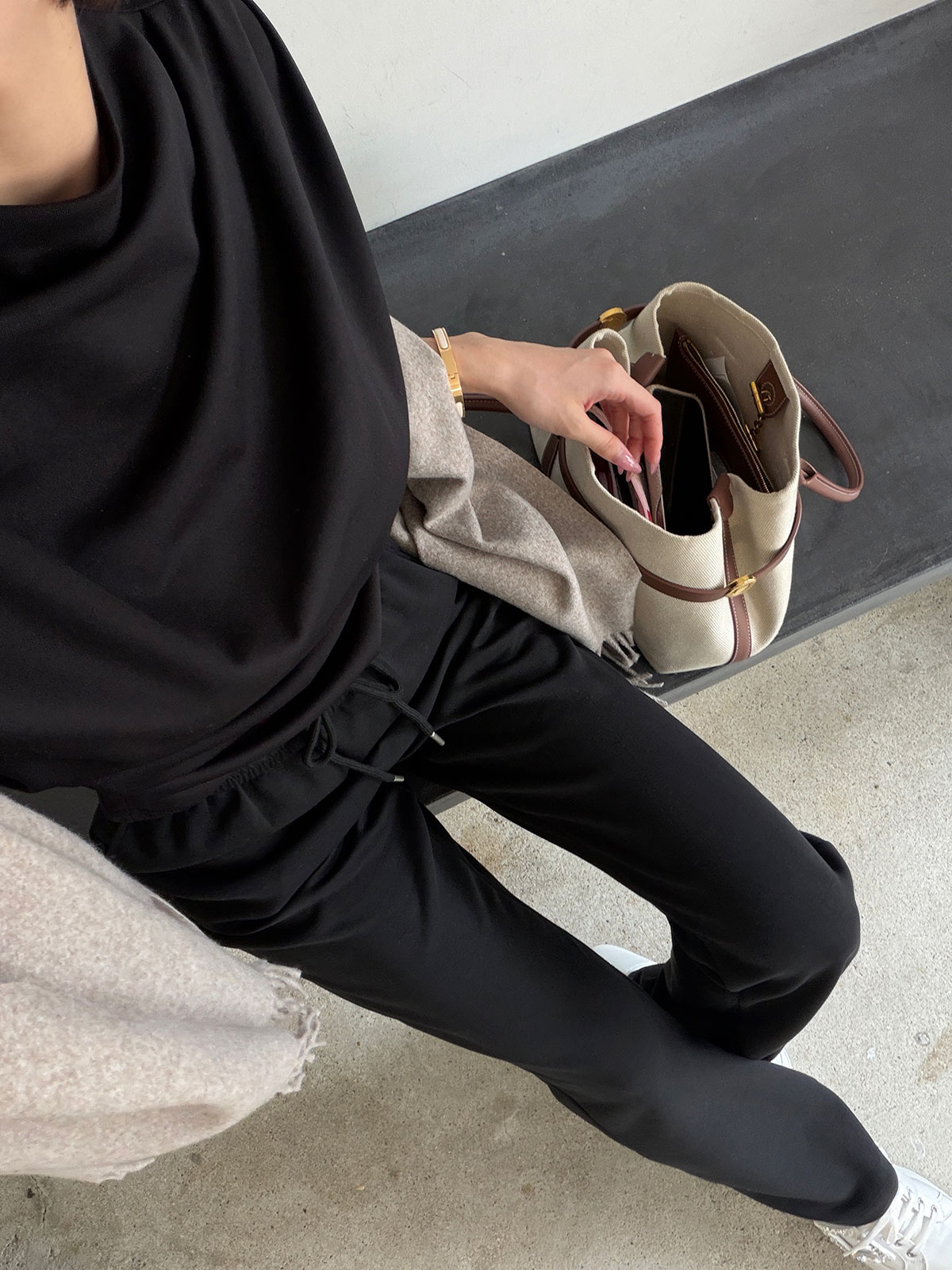 クン シルクタッチストレッチパンツ カラー:ブラック、ヌーディーベージュ、ブラウン