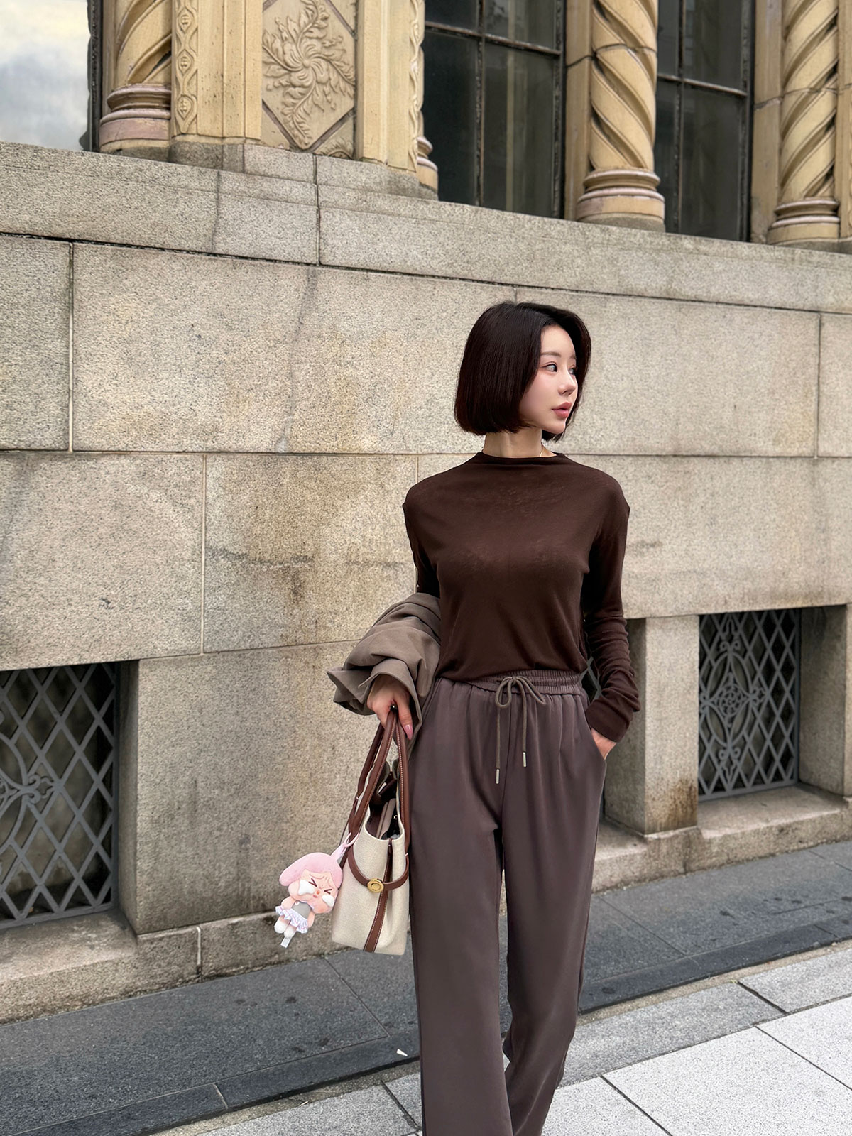 クン シルクタッチストレッチパンツ カラー:ブラック、ヌーディーベージュ、ブラウン