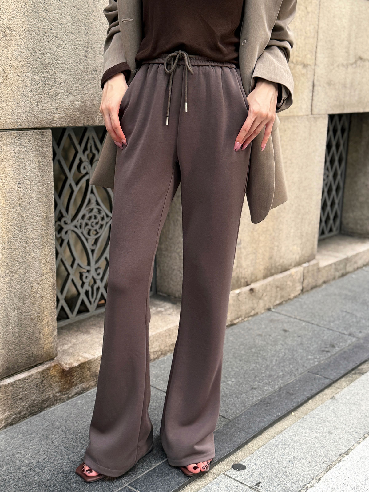 クン シルクタッチストレッチパンツ カラー:ブラック、ヌーディーベージュ、ブラウン
