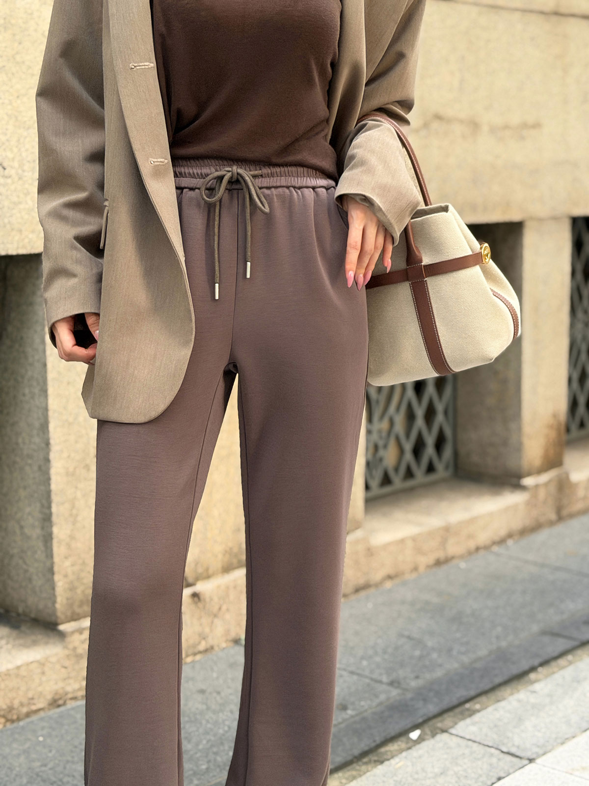 クン シルクタッチストレッチパンツ カラー:ブラック、ヌーディーベージュ、ブラウン