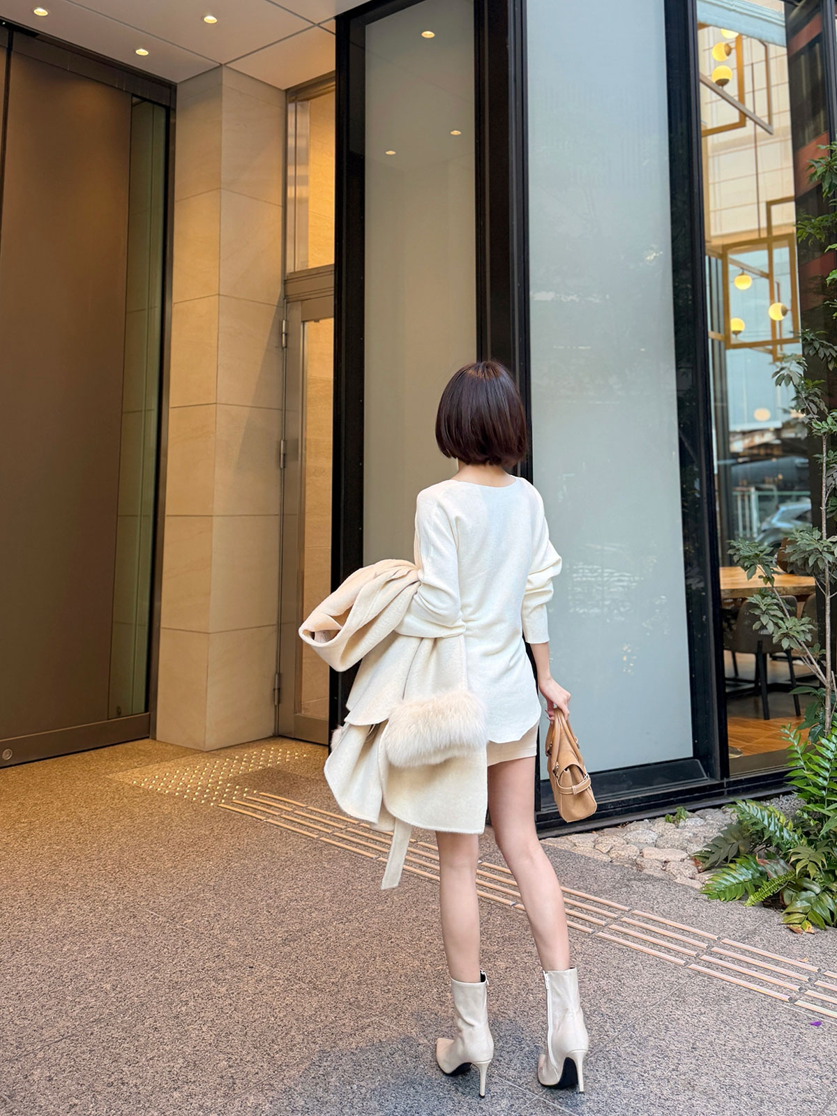 クン スキニーポインテッドトゥショートブーツ カラー:レザーブラック、マットベージュ、マットブラック