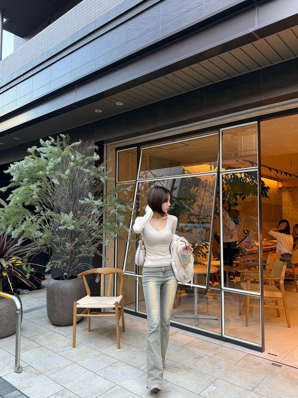 クン スキニーポインテッドトゥショートブーツ カラー:レザーブラック、マットベージュ、マットブラック