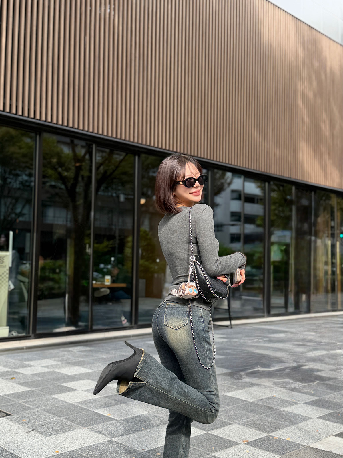 クン スキニーポインテッドトゥショートブーツ カラー:レザーブラック、マットベージュ、マットブラック