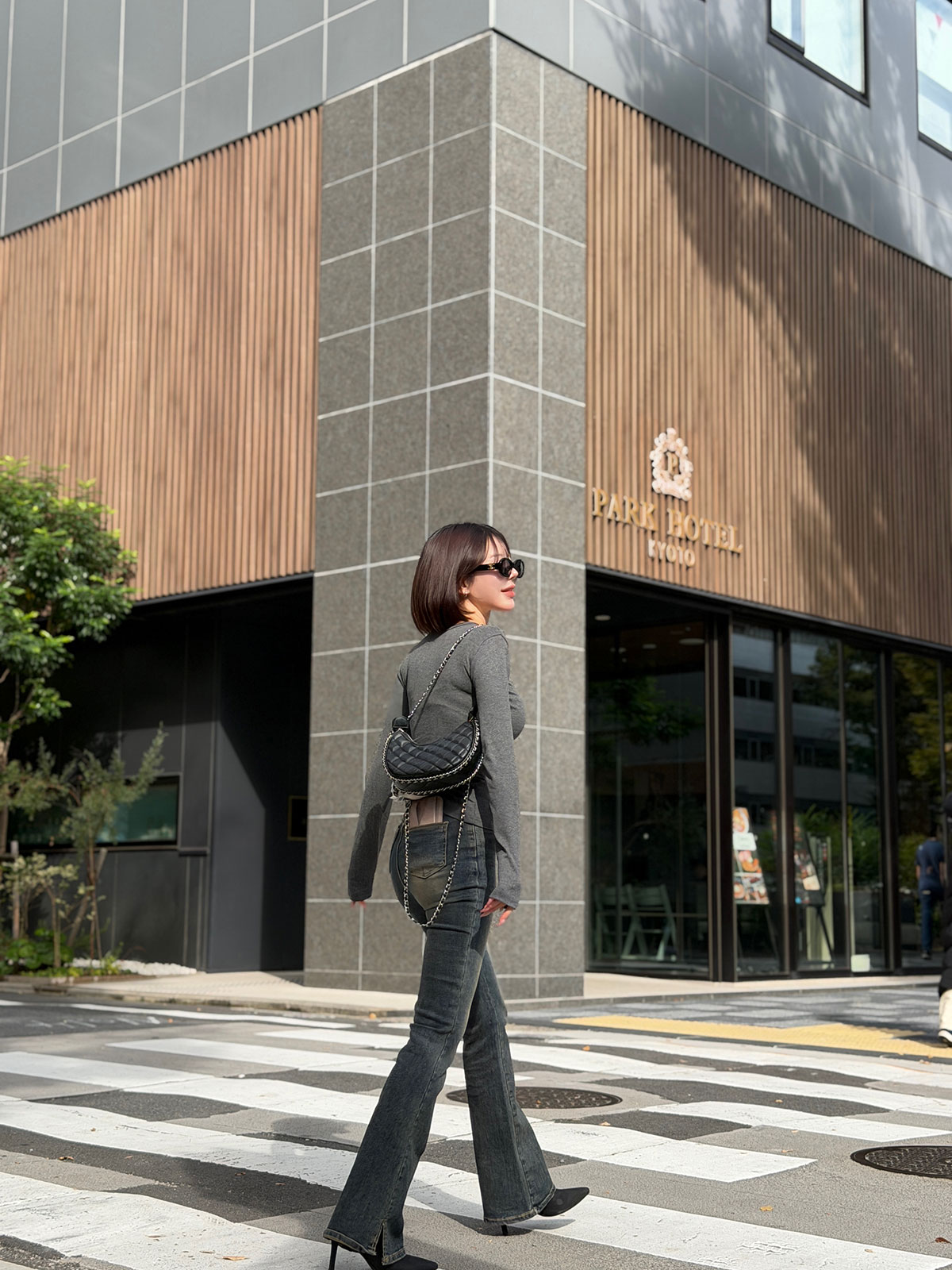 クン スキニーポインテッドトゥショートブーツ カラー:レザーブラック、マットベージュ、マットブラック