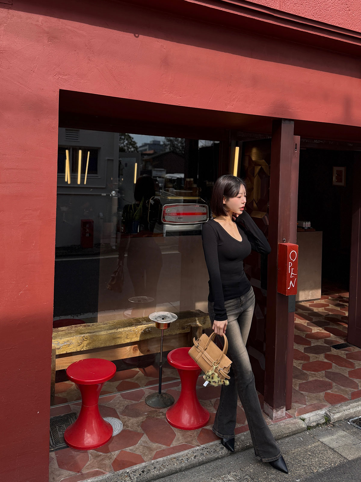 クン スキニーポインテッドトゥショートブーツ カラー:レザーブラック、マットベージュ、マットブラック