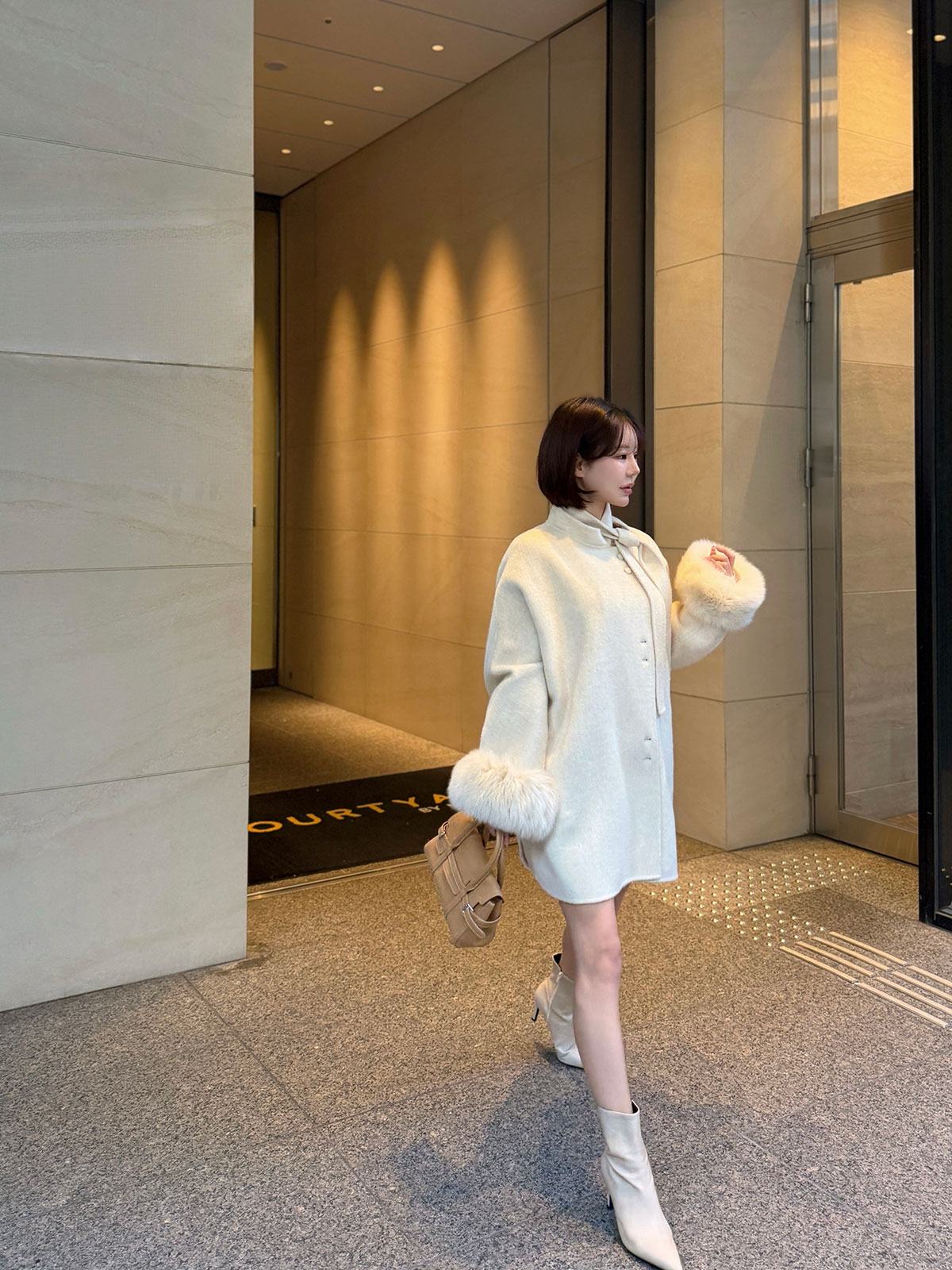 クン スキニーポインテッドトゥショートブーツ カラー:レザーブラック、マットベージュ、マットブラック