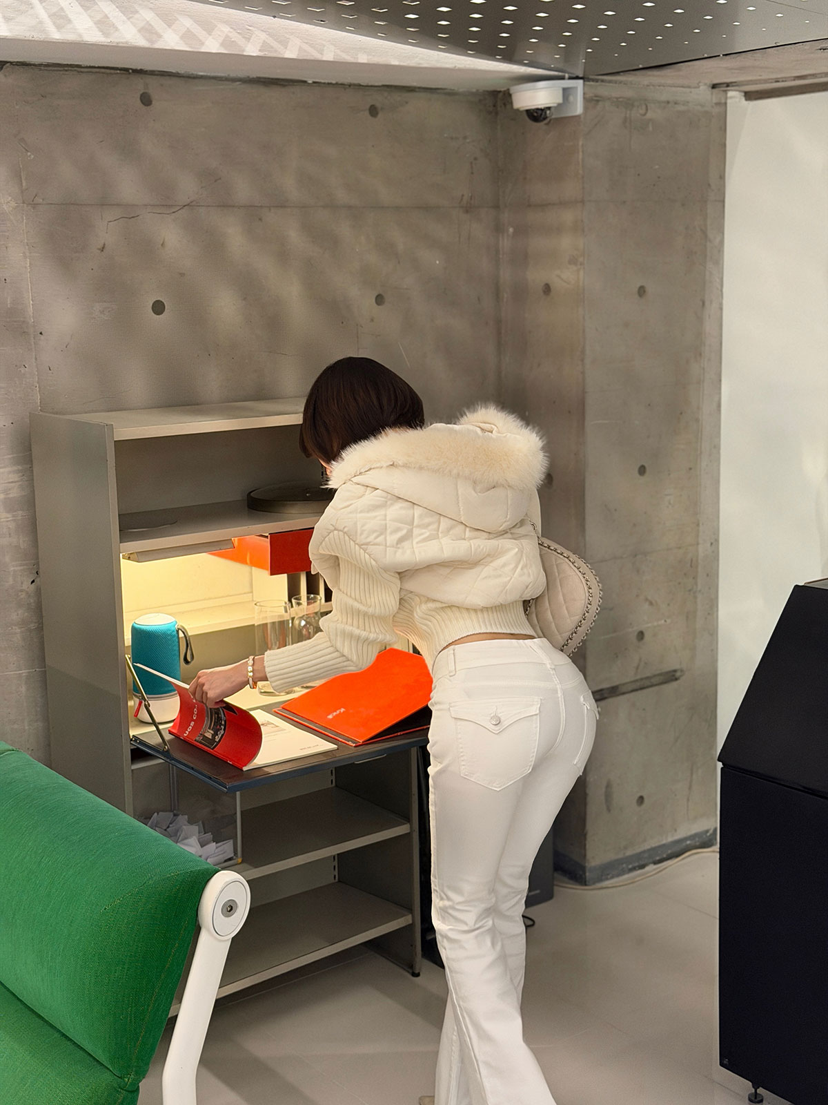 ���� �����饤���̡��ɥȡ���ǥ˥� ���顼:�ۥ磻�ȡ��١�����