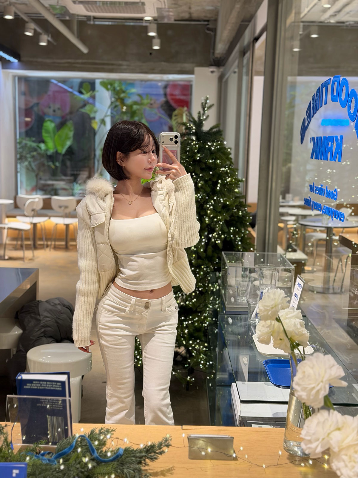 ���� �����饤���̡��ɥȡ���ǥ˥� ���顼:�ۥ磻�ȡ��١�����