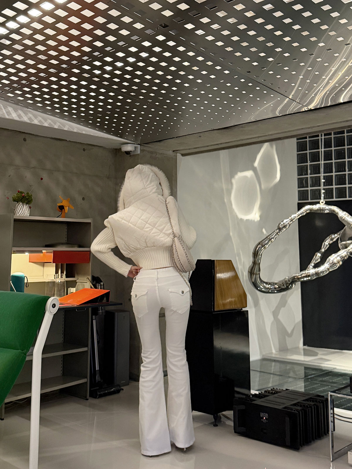 ���� �����饤���̡��ɥȡ���ǥ˥� ���顼:�ۥ磻�ȡ��١�����