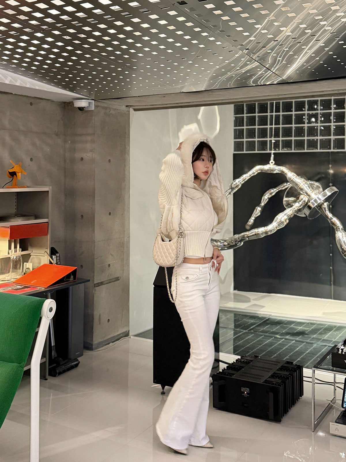 ���� �����饤���̡��ɥȡ���ǥ˥� ���顼:�ۥ磻�ȡ��١�����