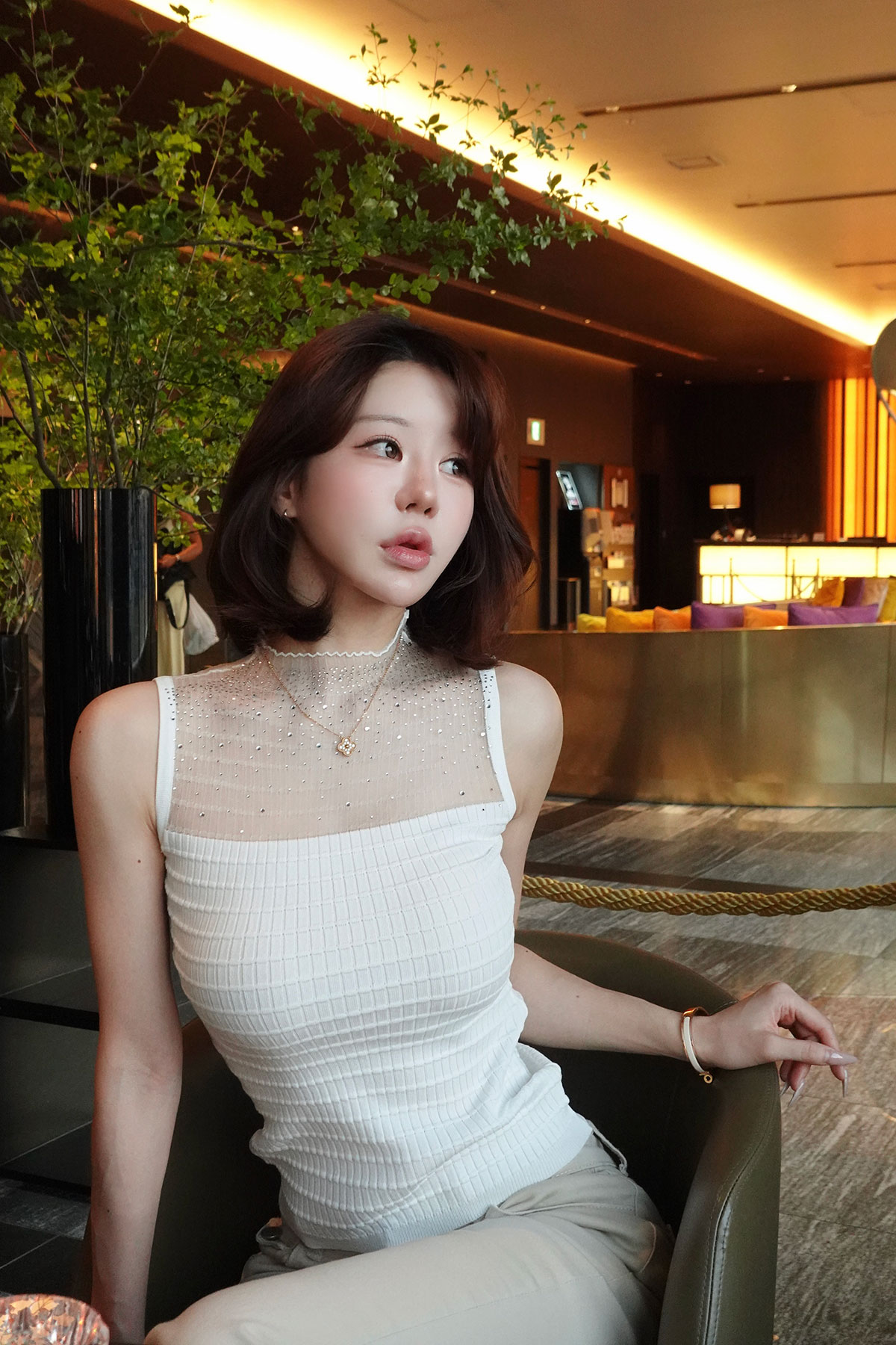 ���� Glint�������ӥ��塼top ���顼:�֥�å����ۥ磻�ȡ��饤�ȥԥ�