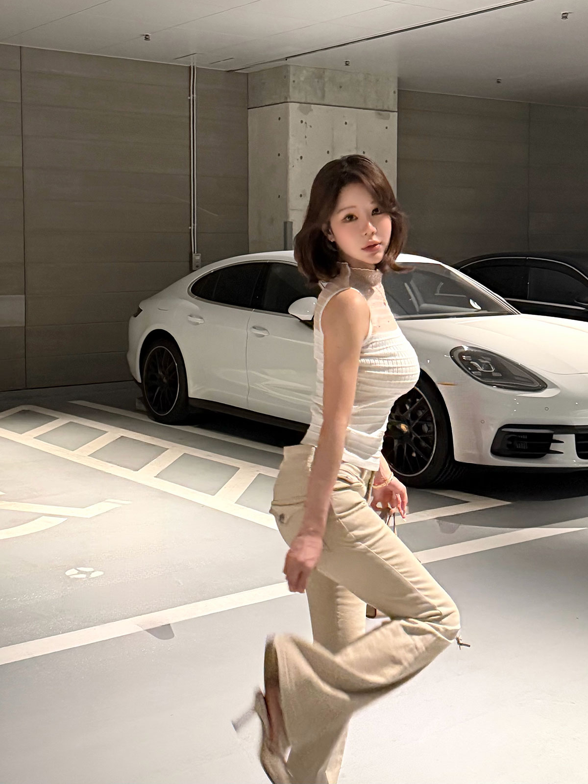 ���� Glint�������ӥ��塼top ���顼:�֥�å����ۥ磻�ȡ��饤�ȥԥ�