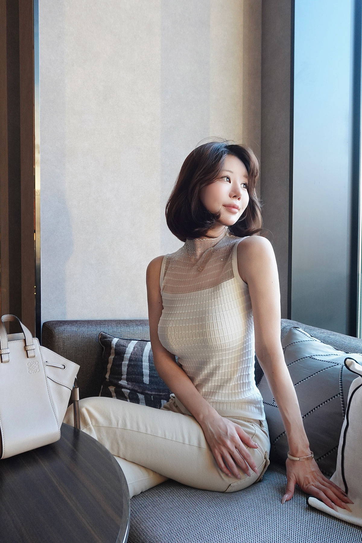 ���� Glint�������ӥ��塼top ���顼:�֥�å����ۥ磻�ȡ��饤�ȥԥ�