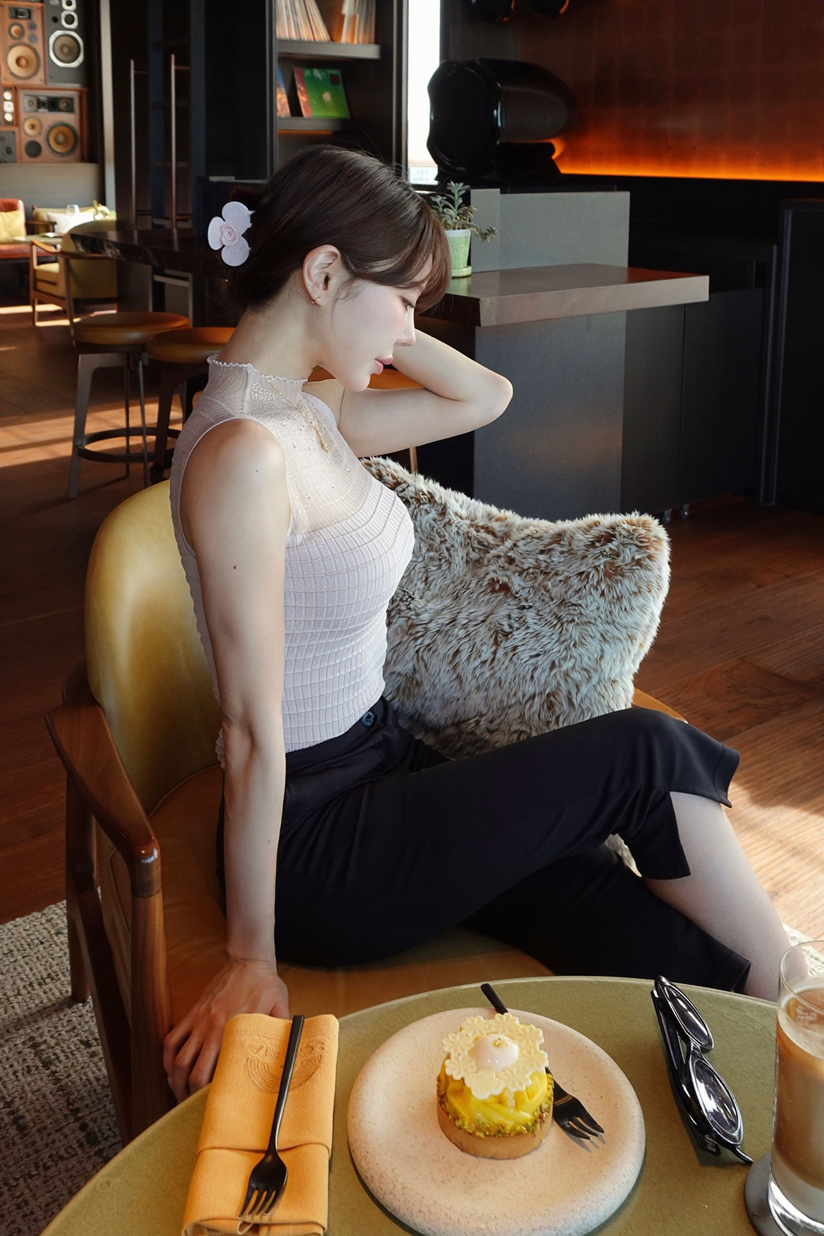 ���� Glint�������ӥ��塼top ���顼:�֥�å����ۥ磻�ȡ��饤�ȥԥ�