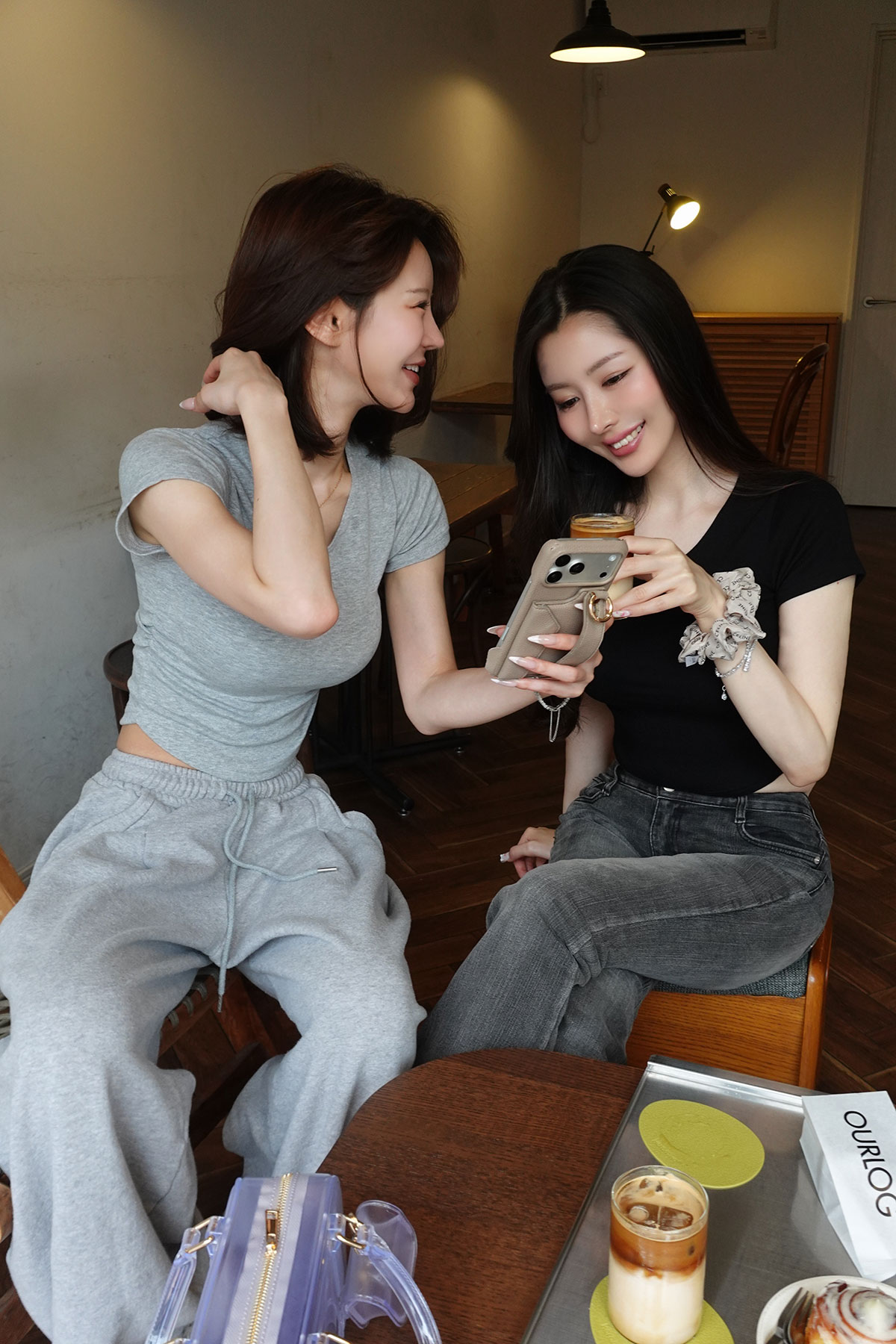 ���� �饦��ɥإ८�㥶�������T ���顼:�֥�å����ۥ磻�ȡ����졼