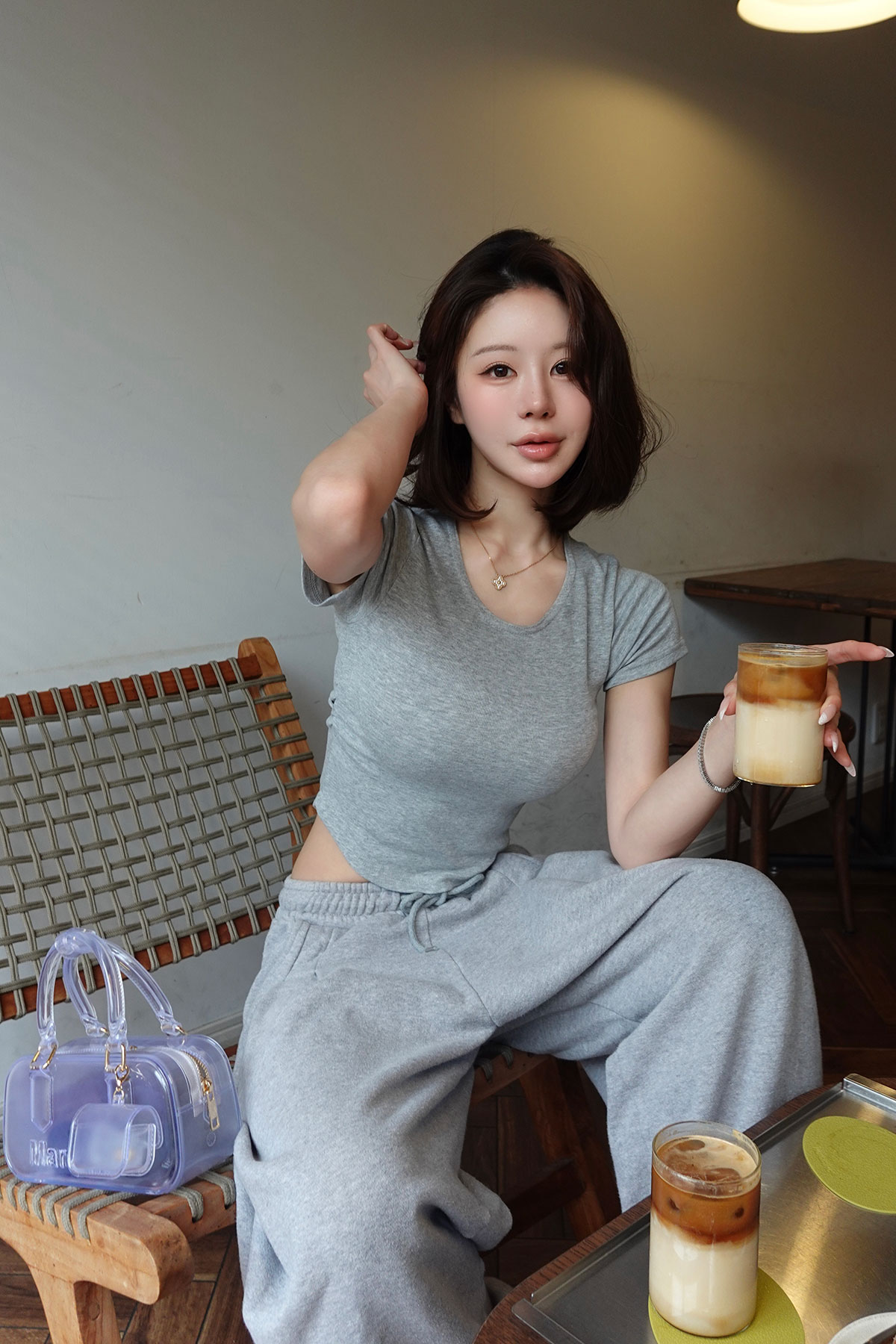 ���� �饦��ɥإ८�㥶�������T ���顼:�֥�å����ۥ磻�ȡ����졼