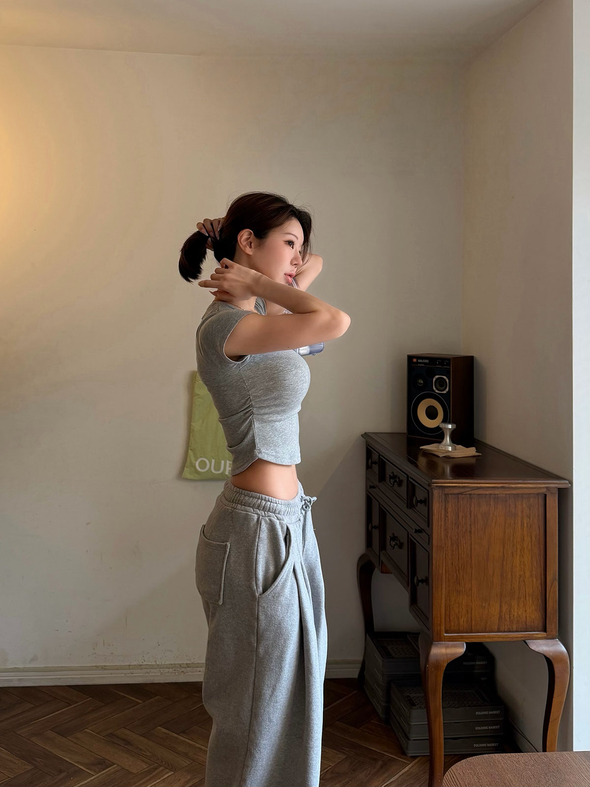 ���� �饦��ɥإ८�㥶�������T ���顼:�֥�å����ۥ磻�ȡ����졼