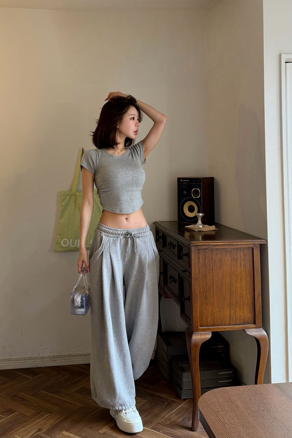 ���� �饦��ɥإ८�㥶�������T ���顼:�֥�å����ۥ磻�ȡ����졼