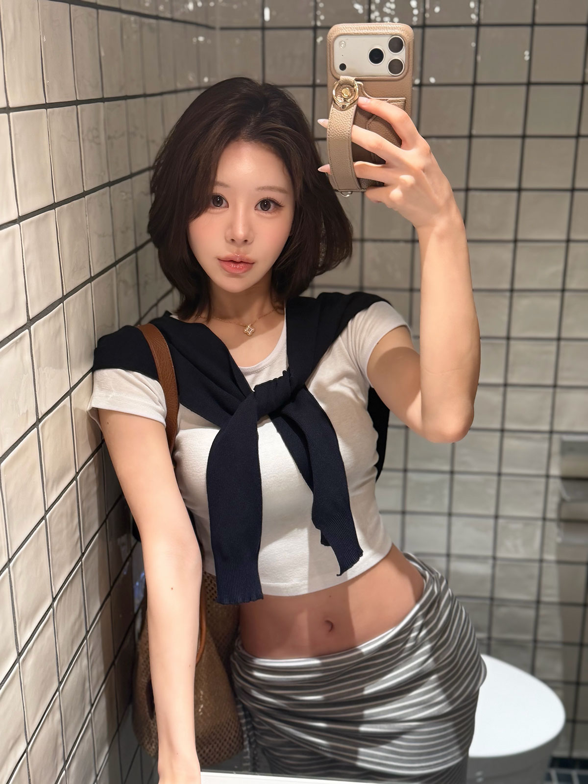 ���� �饦��ɥإ८�㥶�������T ���顼:�֥�å����ۥ磻�ȡ����졼