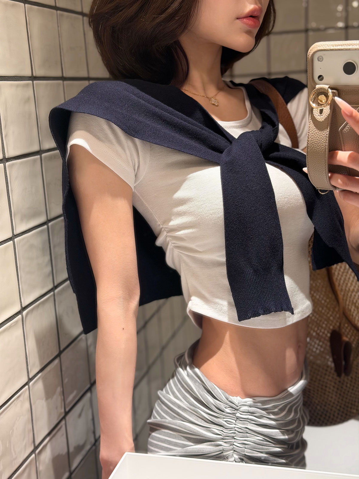 ���� �饦��ɥإ८�㥶�������T ���顼:�֥�å����ۥ磻�ȡ����졼