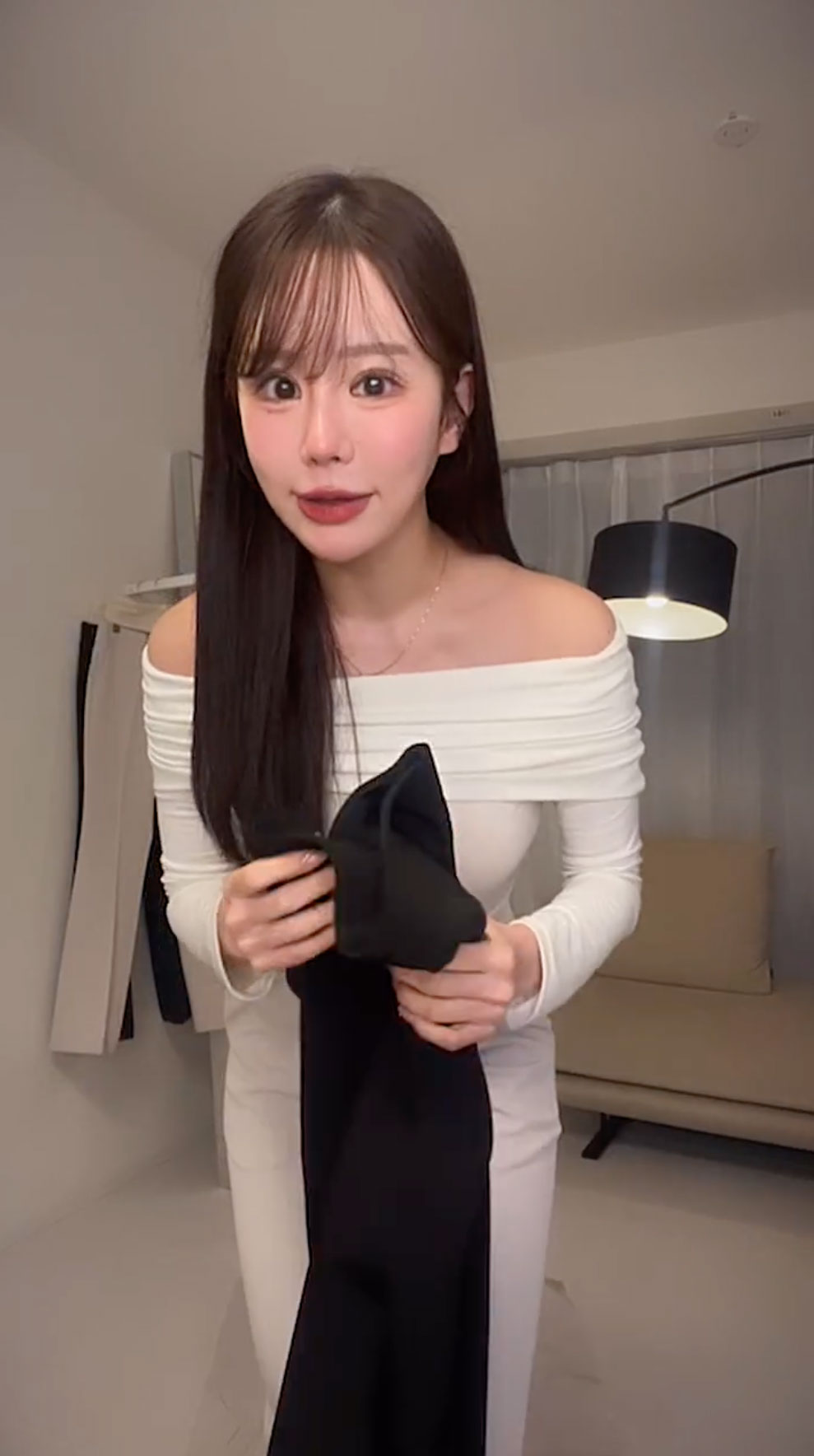 新品タグ付き♡QUNG♡スリムフレアロンダリスラックス　ブラックSサイズ qung スリムフレアロンダリスラックス ブラック S 新品