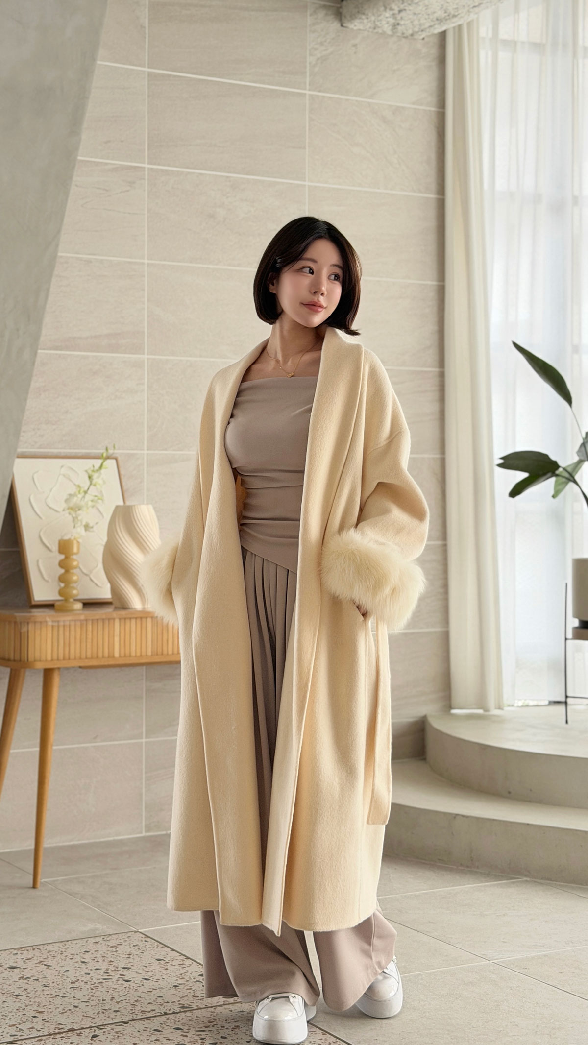 Classyローブファーcoat カラー: ベージュ、クリームアイボリー