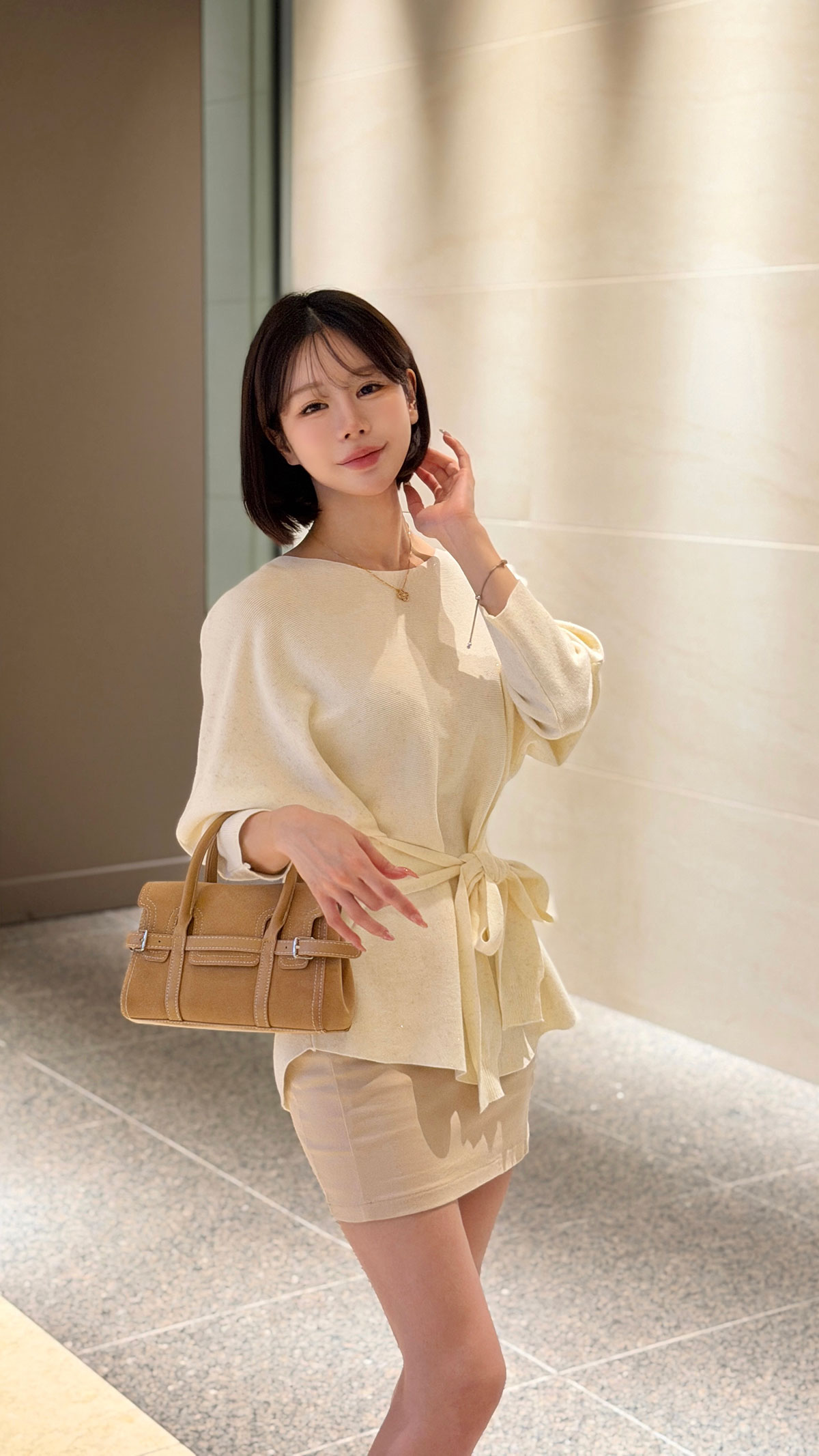 ウエストシェイプグリッターknit カラー: アイボリー、ブラウン