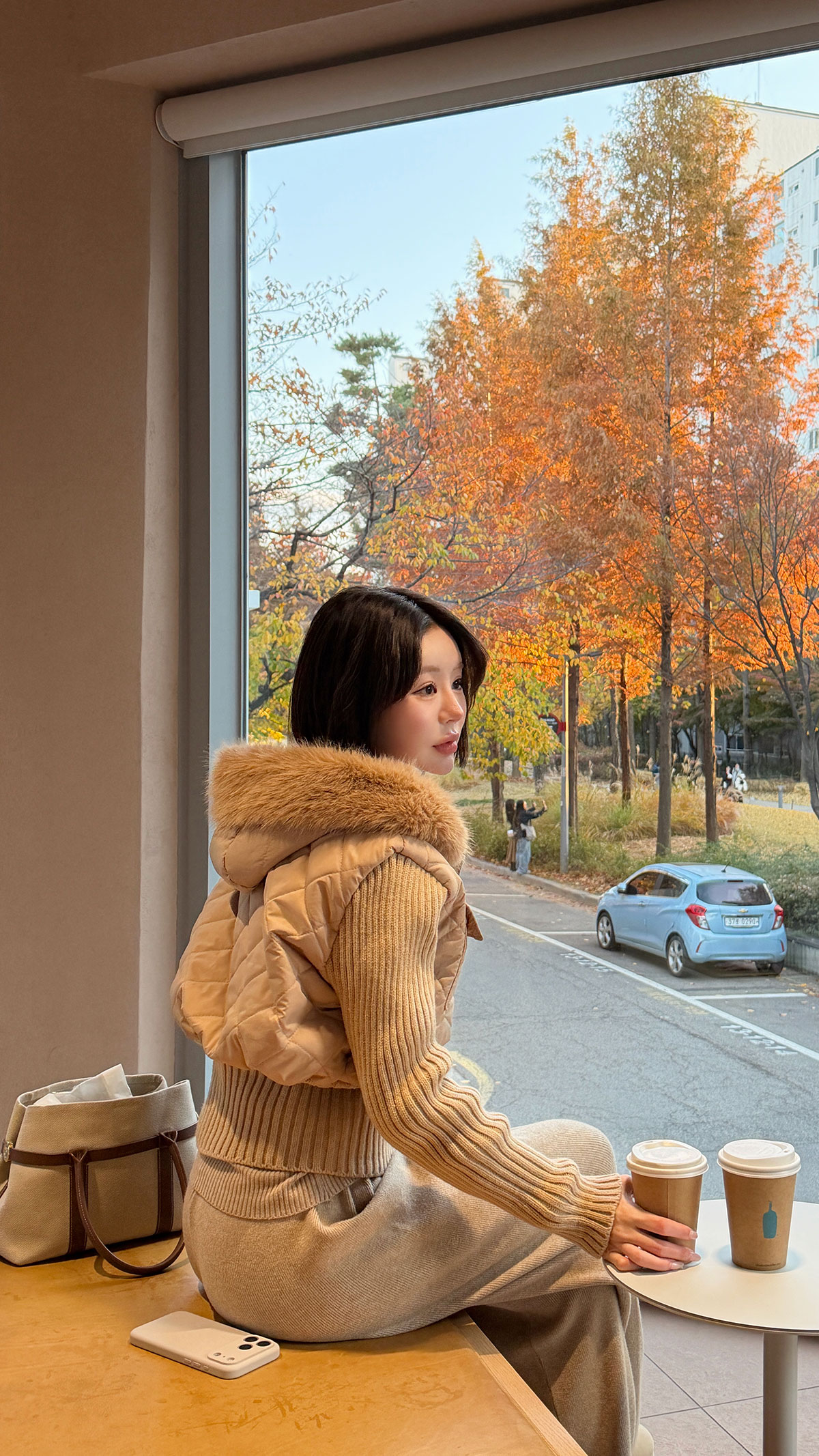 キルティングフラップドッキングダウン カラー: ブラック、アイボリー、ベージュ