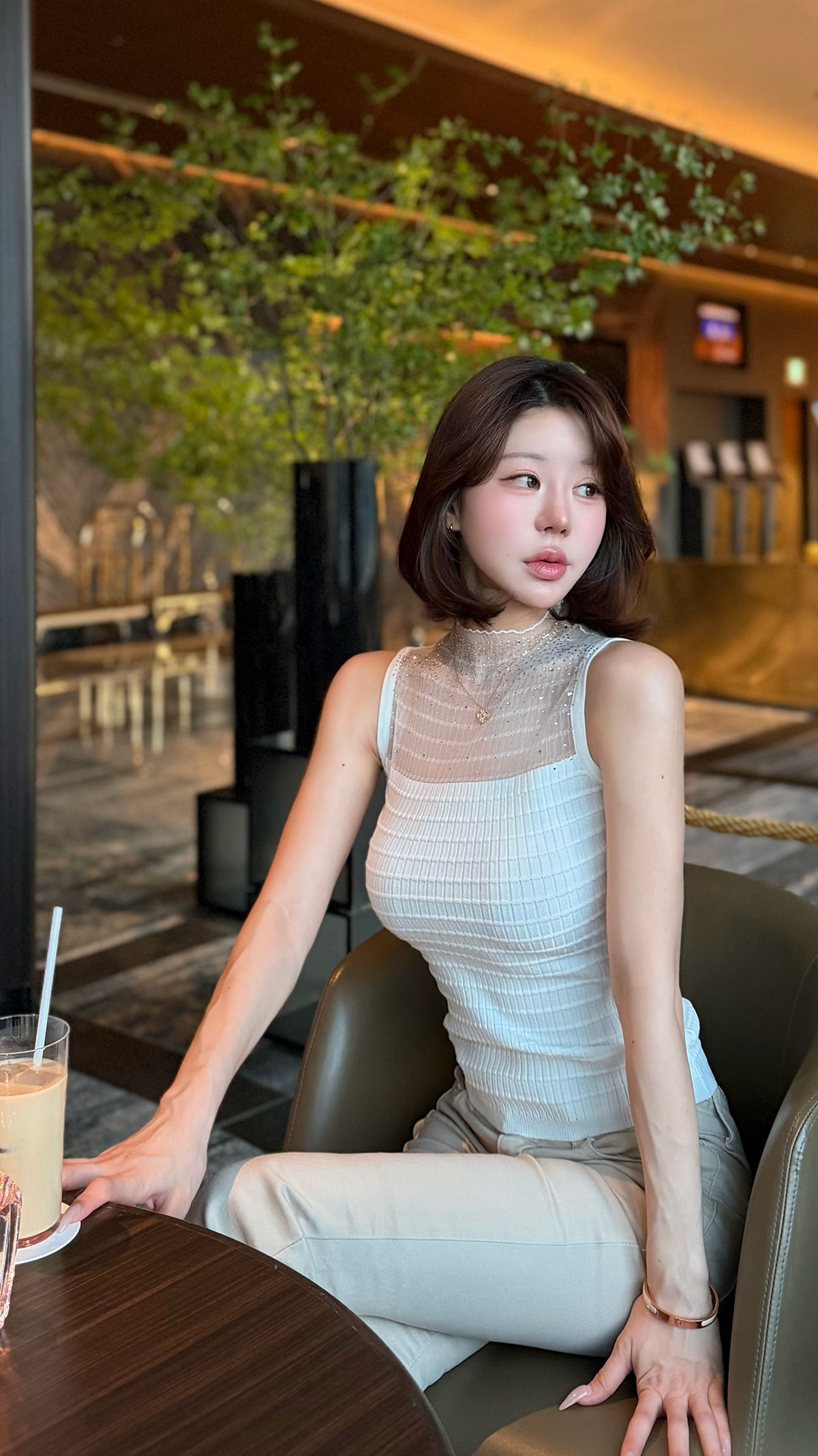 Glint�������ӥ��塼top ���顼: �֥�å����ۥ磻�ȡ��饤�ȥԥ�